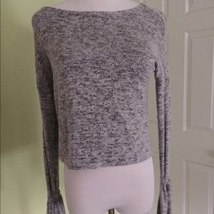 heather gray long sleeve shirt